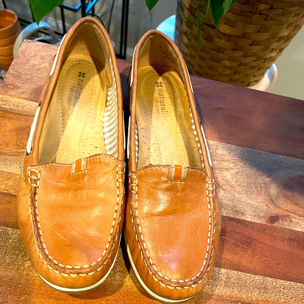 Naturalizer Teakwood loafer 7M